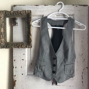 Two Maurice’s small vest